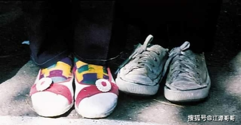 梦境的深意，解析梦到哥哥给弟弟买了双鞋子的象征意义