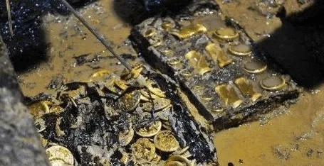 梦境探秘，在坟地里捡到黄金首饰的深层含义