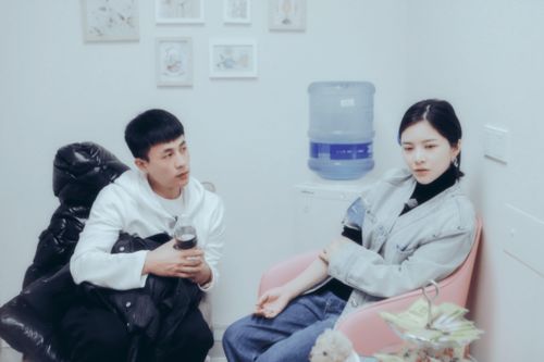 做梦梦到娶了朋友的老婆结婚时还怀了朋友的孩子，梦境背后的深层含义与解析