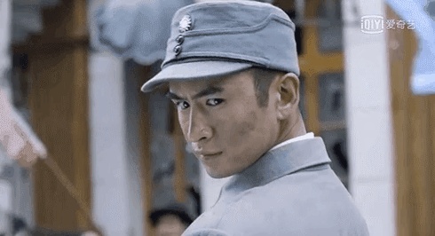 梦境解析，我梦到很大一条蛇它追我跑——潜意识中的象征与启示