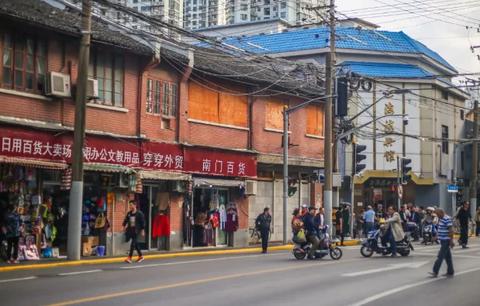梦境的迷雾，解析女性梦中老公与异性亲密场景的含义