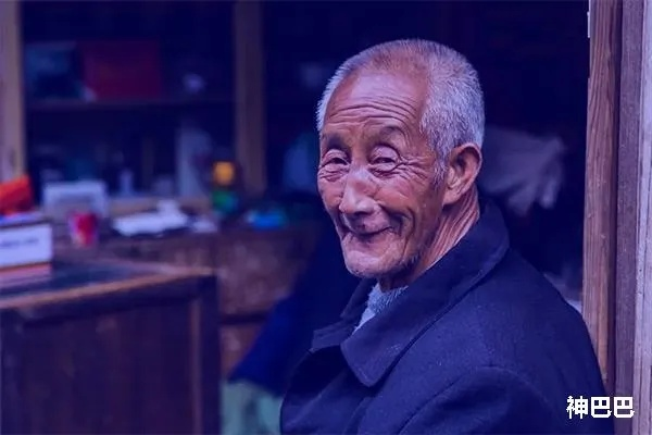 昨晚梦见已经去世的爷爷，求高手解释！
