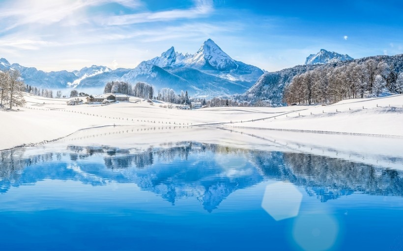 梦见用口袋装雪给别人，寓意与心灵深处的启示