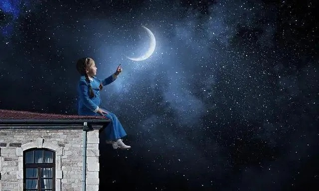 梦境交织的情感纠葛，与心爱之人及现任共餐的复杂梦境解析