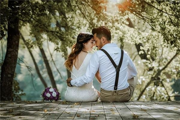 未婚女子梦见自己结婚，梦境背后的深层含义与心理解析