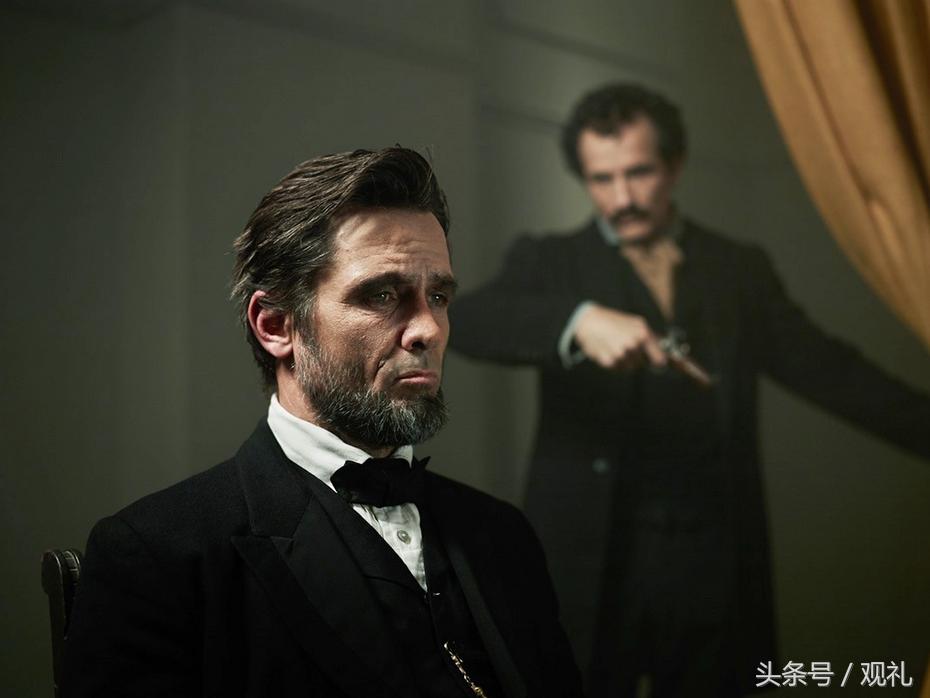 梦境交织，挖掘父亲棺材时惊现母亲，痛哭背后的深层含义