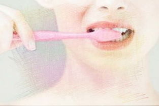 周公解梦，女人梦到自己牙齿掉了2颗，嘴里好像都掉了，好吗？