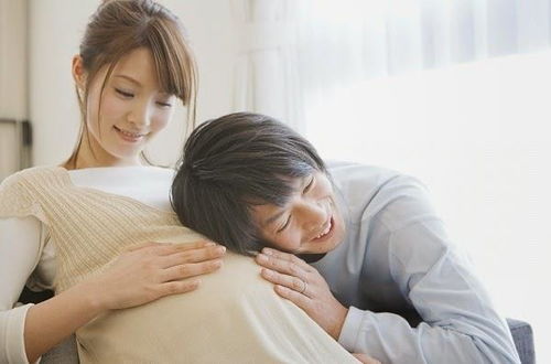 孕妇梦见抱着别人的男孩，寓意与心理解析