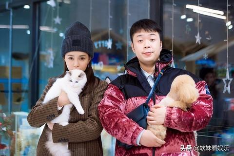 梦境中的双重喜悦，梦见新郎结婚又给予百元红包的深层含义