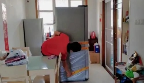 梦见搬家搬到原来的住过的租房里，旧地重游的梦境解析