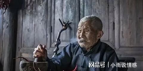 解梦，梦见爷爷奶奶参加葬礼回来，寓意深远的心灵慰藉