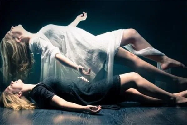 我梦见喊死人抱死人了怎么办，深度解析梦境中的恐惧与自我救赎