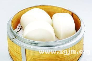 梦见别人蒸馒头给我吃，梦境背后的深层含义与启示