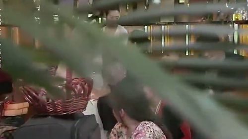 昨晚梦到老公的奶奶，过世近一年的亲人再现梦境，恐惧与温情交织的解梦之旅