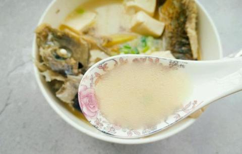 男人梦境中的奥秘，解读黑蛇怀孕的深层含义