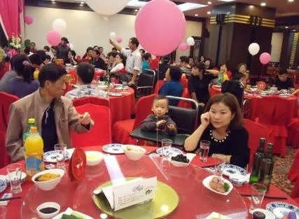 梦到自己要结婚在家摆酒席，预示未来幸福与变化的深层解析