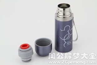 梦境解析，梦到杯子破裂的象征意义与深层含义