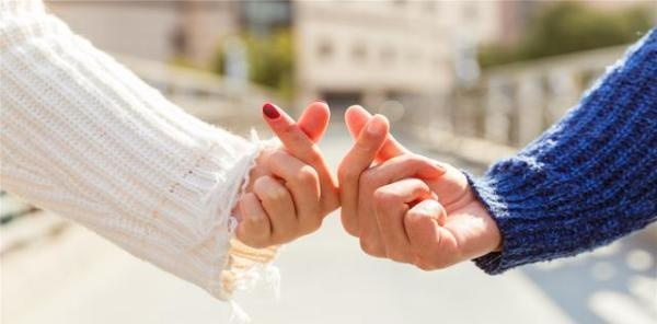 梦见老婆咬我手，情感纠葛与内心冲突的梦境解析