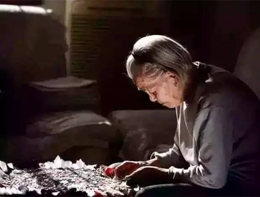 重逢梦境，与已逝母亲的心灵对话