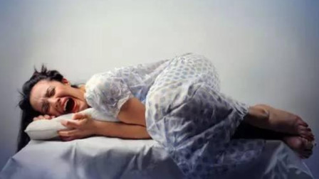 梦见活着亲人死，梦境背后的深层含义与心理解析