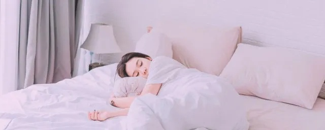 梦境的迷雾，解析梦见自己老婆和别的男人在一起的深层含义