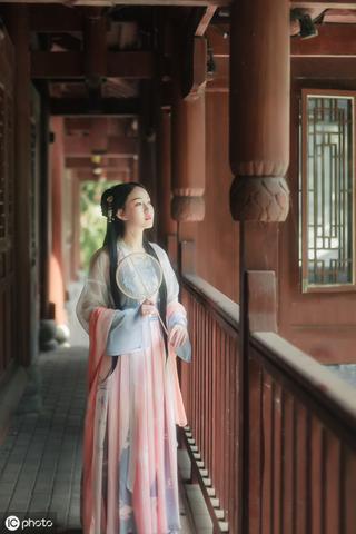 梦境中的温情——梦到妈妈给我买了件新衣服