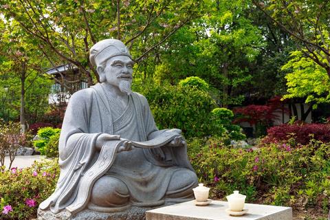 梦见死人向我借钱，梦境背后的深层含义与解读