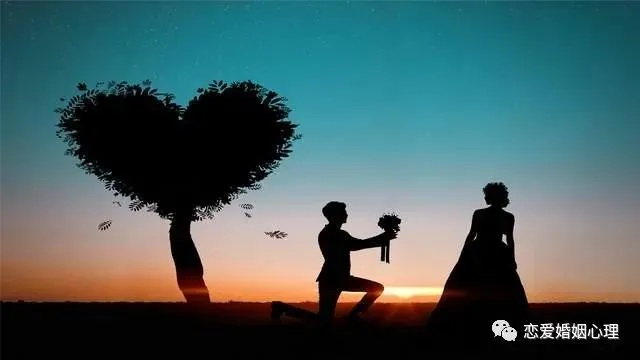 梦到自己喜欢的人突然不爱自己，解读梦境背后的深层含义