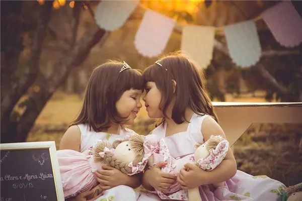 梦到小姐妹生小孩，梦境背后的深层含义与心理解析