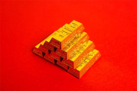 梦见自己在家里找到一根金子，财富与内心富足的象征