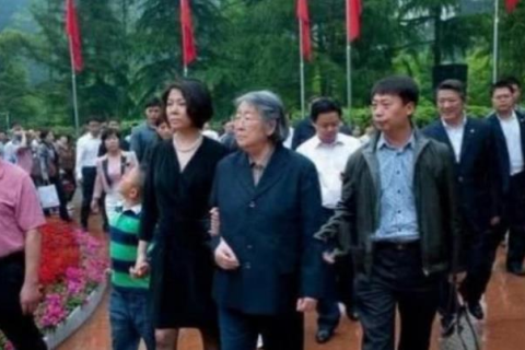 梦境与现实交织，五年后的重逢——我梦见父亲回来了