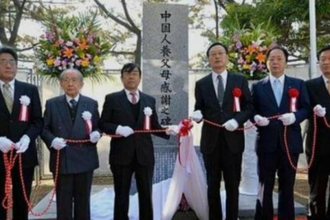 梦见亲人离世，哭泣醒来，梦境背后的深层含义与心理解析