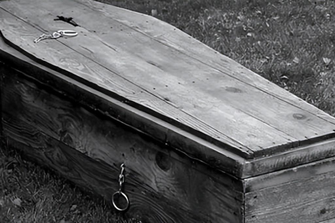 梦见空棺材下藏玄机，死人复活追杀之谜
