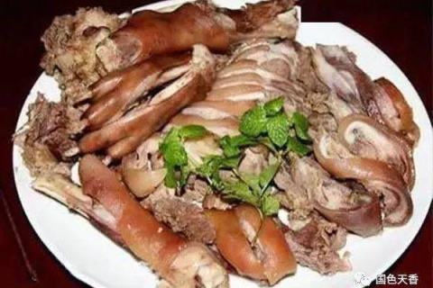 梦境解析，梦见剁狗肉并到处都是血