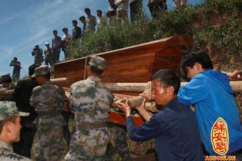 梦见给死人送葬，梦境背后的深层含义与心理解析