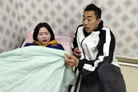 梦到自己睡觉盖被子也冷，潜意识中的寒意与内心感受解析