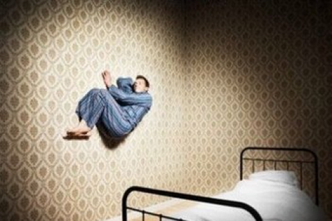 梦见自己和很多人受伤，梦境背后的深层解析与心理启示