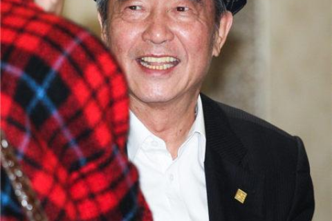 做梦梦见别人的手流血，梦境背后的深层含义与解析