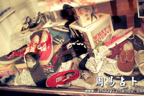 梦见自己很多鞋堆在一起，探索梦境背后的深层含义