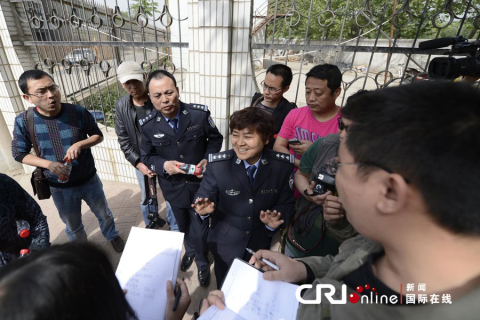 梦境交织，同时梦见老虎、蛇与狮子的深层解析