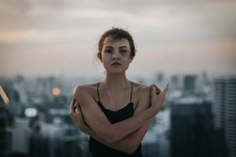 如果梦到自己女友和别人结婚了，梦境背后的深层含义与心理解析