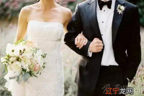 梦境解析，我梦见自己结婚但怎么等也没等到新郎，随后醒来