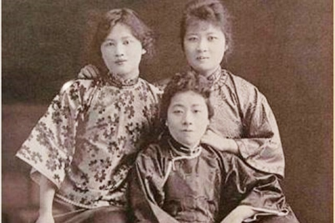 嗯，求解梦，我梦到自己暗恋的人认我做妹妹，这究竟意味着什么？