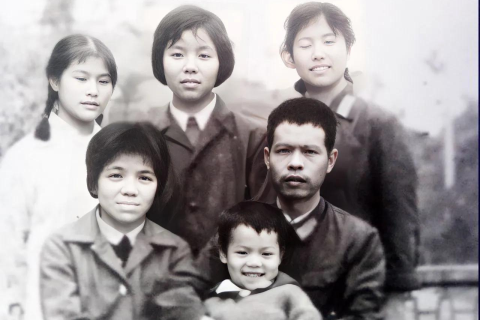 梦见帮别人盖房子，探索梦境中的建筑艺术与现实生活的深层联系