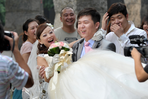 梦见给儿子办酒席结婚，解读梦境中的家庭与传承