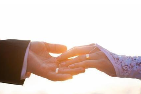 梦境中的婚姻轮回，探索我梦见我已经是结婚的人了没过多久我又去和另一个人结婚去的深层含义