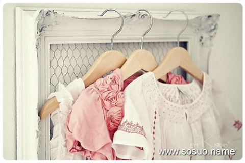 梦见屋子里挂满衣服的预兆，解读梦境中的象征与启示