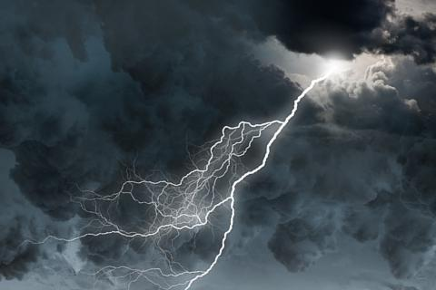 梦境解析,黑云密布与即将下大暴雨的象征意义 梦境解析,黑云密布与即将下大暴雨的象征意义