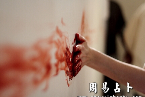 梦见朋友死了流了很多血，梦境背后的深层含义与心理解析