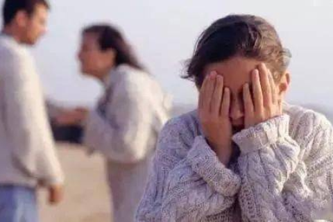 梦境解析，一个女孩梦见被陌生的男孩抱着，意味着什么？